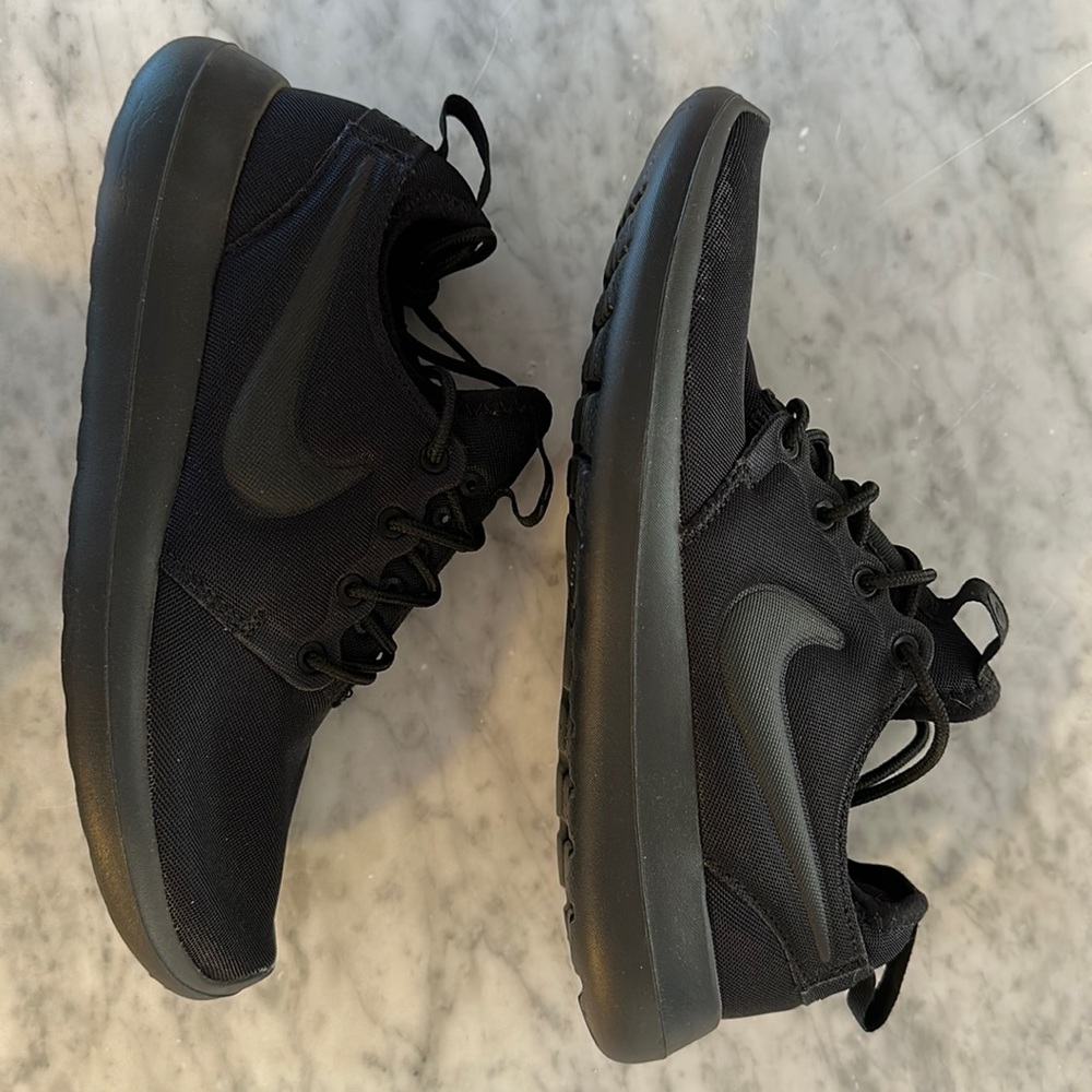 All black Nike Sneakers
